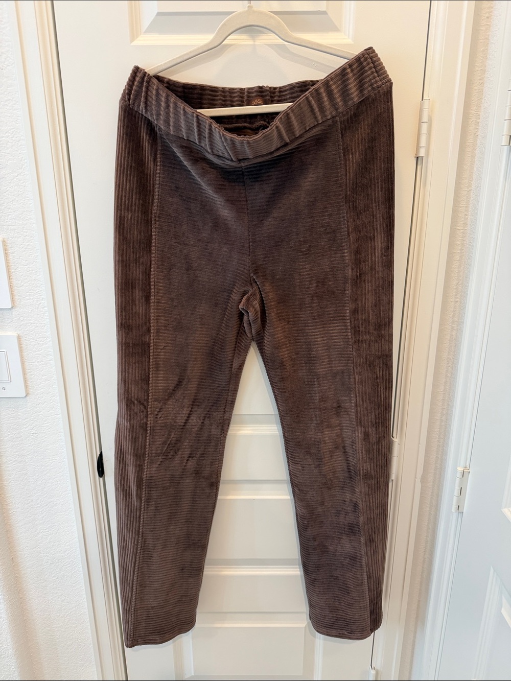 nuuds ribbed Straight Leg Pants in Brown